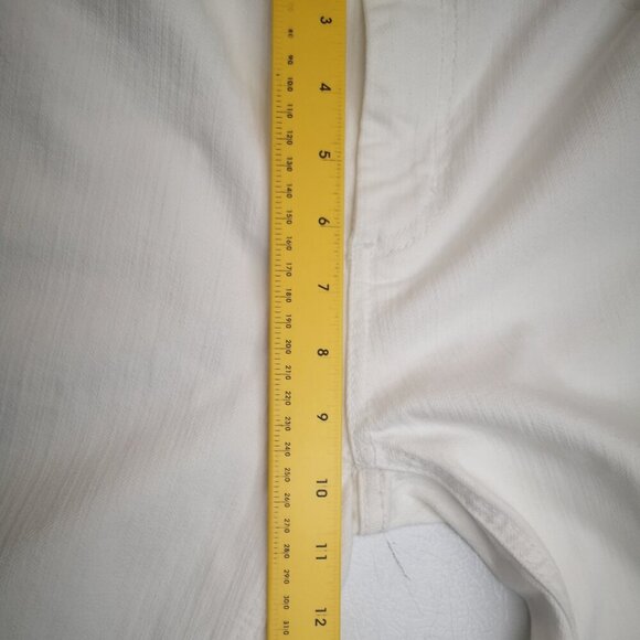 Chico's Platinum Ladies Size 0.5 Reg. (approx. size 6 US) White Bootcut Jeans - Picture 13 of 14